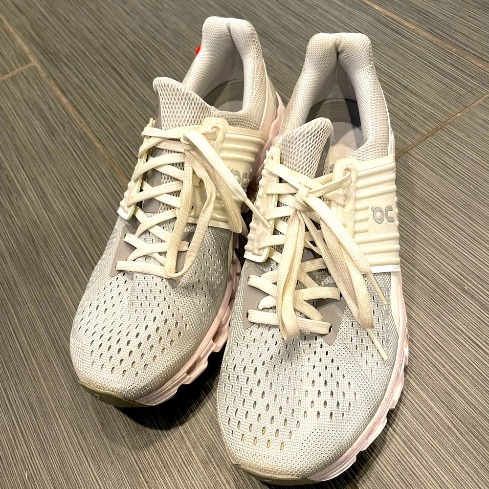 QC On Cloud running shoes size 8